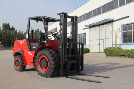 DK35 四驅越野叉車