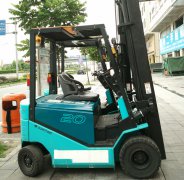住友三節七米叉車