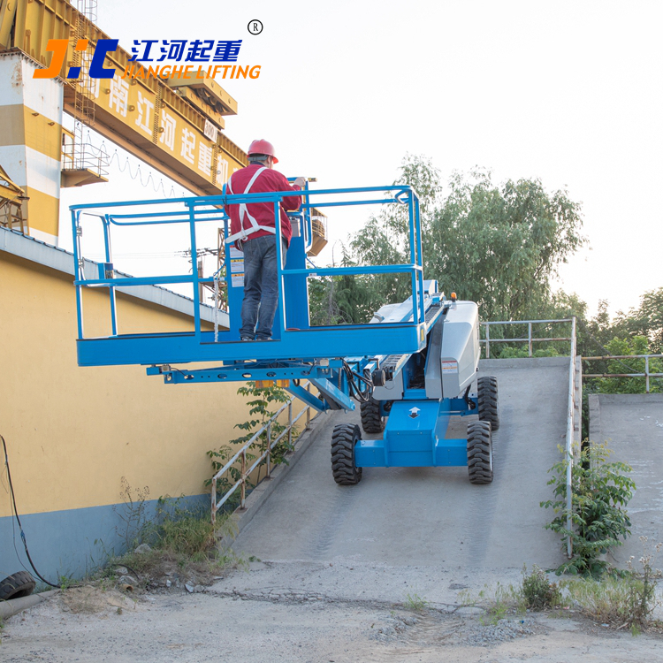 江河：22米自行走直臂式高空作業平臺