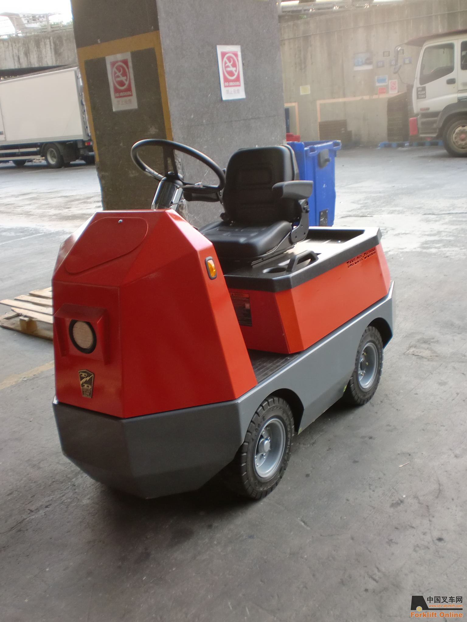 美國Taylor-Dunn C425電動運輸車，牽引車