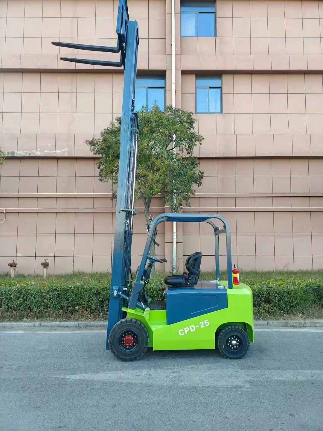 電動叉車0.5_3噸四輪平衡重全電動叉車座駕式電瓶叉車