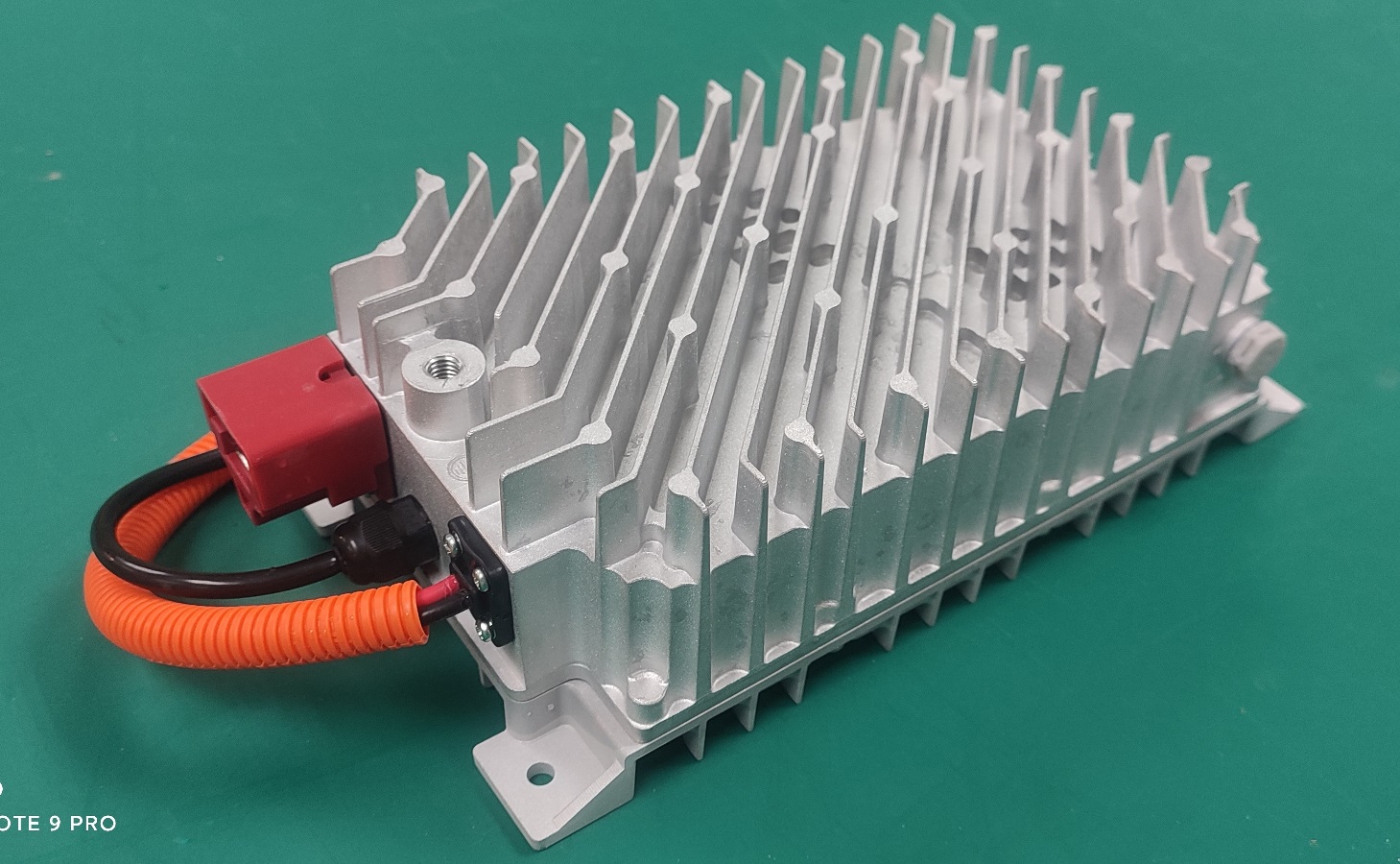 DC-DC變換器（320V轉13.8V）