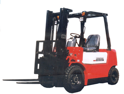 大連2.5噸汽油機(jī)械傳動(dòng)叉車 CPQ25AA
