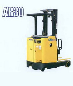 小松AR30系列前移式電動叉車 AR30