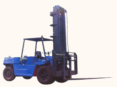 大連三層空箱下叉式作業叉車 CPCD80K3