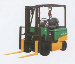 小松內燃平衡重叉車 AE30