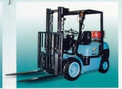 印尼Patria PFG30T-2內(nèi)燃平衡重叉車(chē) PFG30T-2
