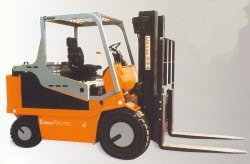 意大利卡瑞佛(CARER)R50NC(NCF)平衡重四輪電動(dòng)叉車 R50NC(NCF)