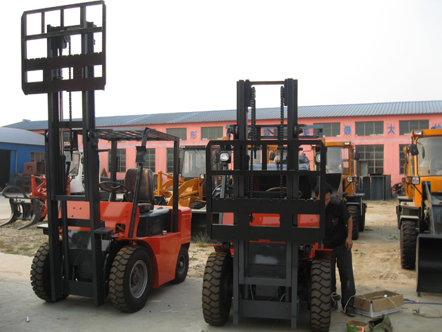 力達(dá)牌叉車(半成品） 　