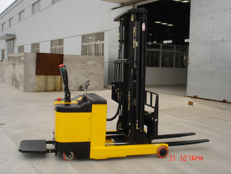 德銳泰揚(yáng):步行站駕前移式堆高車(EQ型)