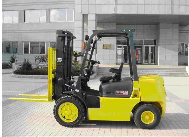 大連B系列3噸內燃平衡重叉車 CPCD30