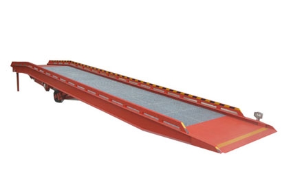 上海叉車登車橋，松江6噸移動(dòng)登車梯，8噸液壓登車臺(tái)，10噸電動(dòng)登車平臺(tái)