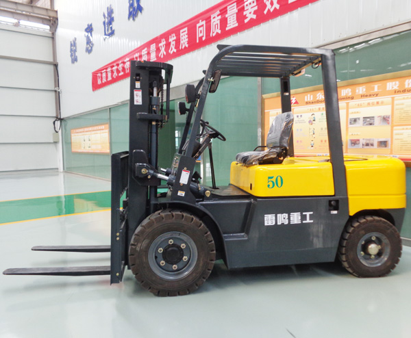 京泰重工5噸柴油平衡重叉車(chē)