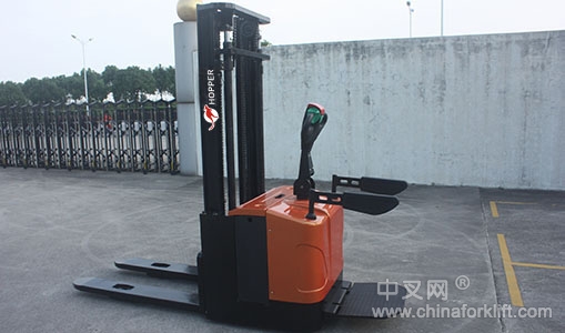 供應(yīng)合派電動(dòng)堆高車(chē)CDD16 EPS電子轉(zhuǎn)向系統(tǒng)，輕便省力；激情夏日五折熱賣(mài)中 CDD16