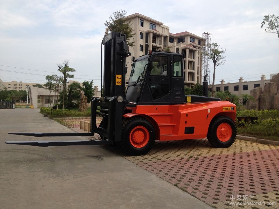 供應華南重工內燃重型13噸叉車生產廠家對比杭州合力大連13噸叉車價格 HNF-130