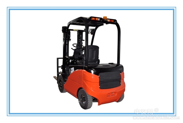 四支點1.5T平衡重電瓶叉車 CPD15FJ